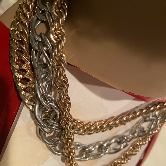 Guess layered necklace with chunky link chains.. and a Guess charm bracelet (2) - Picture 2 of 16